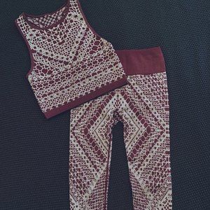 Black Compression yoga pants cropped style.Size Sm